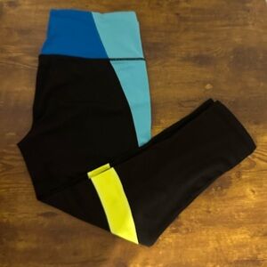 Victoria's Secret VSX Sport Knockout Capri Colorblock Leggings
